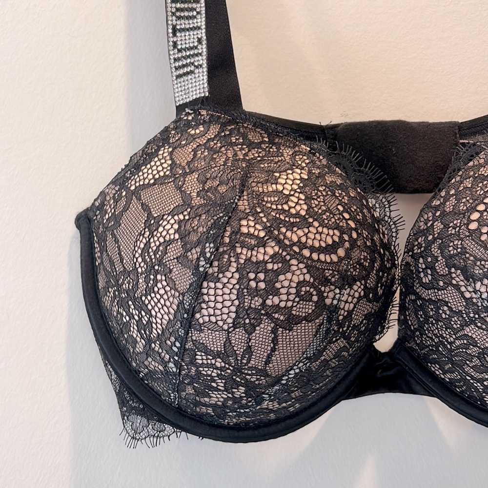❌SOLD❌Victorias Secret Very Sexy Holiday Push Up Bra - Picture 3 of 6